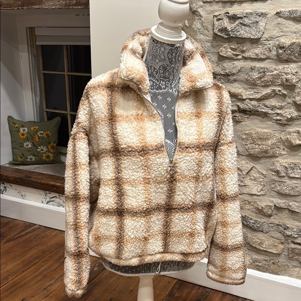 Hollister Plaid Cropped Faux Fur Plaid Sherpa Quarter-Zip Pullover